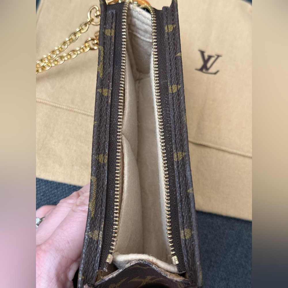 Louis Vuitton Monogram Cosmetic Pouch PM - Picture 15 of 16